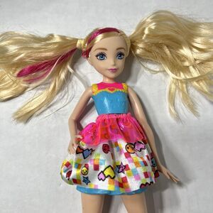 WORKING Barbie Video Game Hero Light Up Roller Skates Mattel Doll 2016